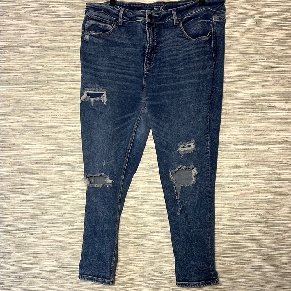 18W Distressed Skinny Jeans – Mid-Rise, Stretch, Plus Size Style  (639)